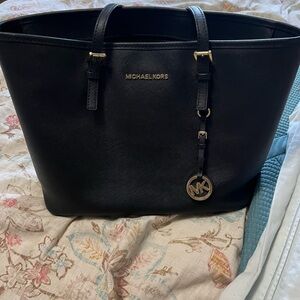 Michael Kors Jet Set Tote